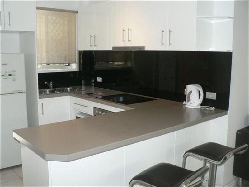 1/11 Rosewood Avenue, Broadbeach QLD 4218