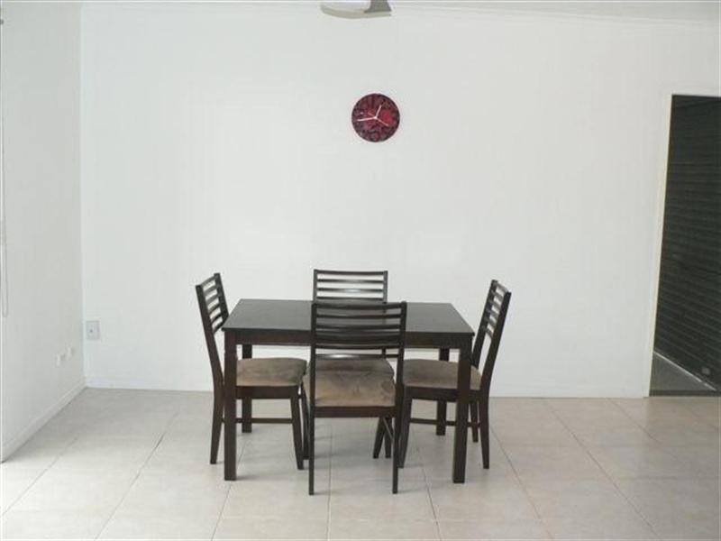 1/11 Rosewood Avenue, Broadbeach QLD 4218