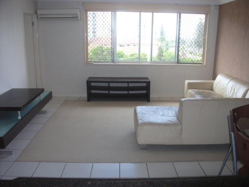 15/21 Armrick Avenue, Broadbeach QLD 4218