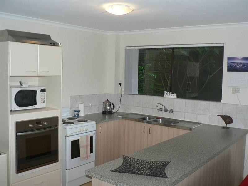 3/50 Oceanic Drive, Mermaid Waters QLD 4218