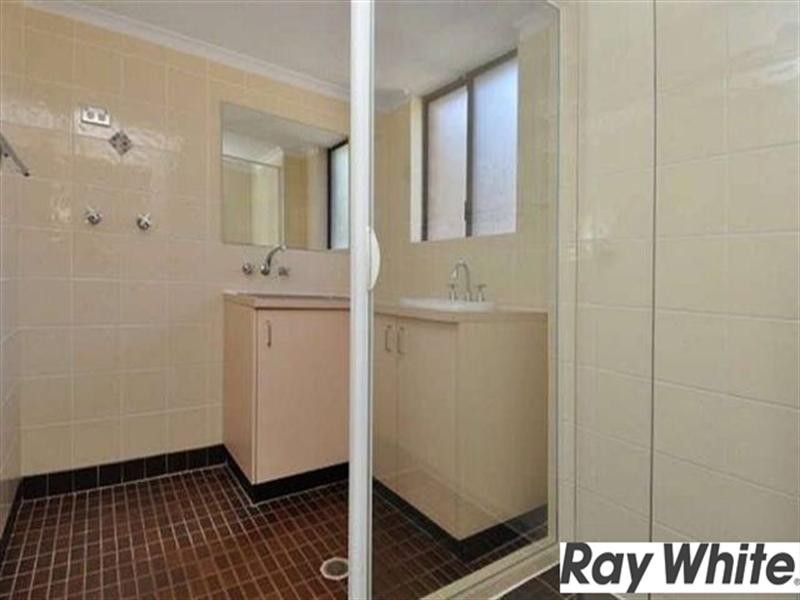 3/50 Oceanic Drive, Mermaid Waters QLD 4218