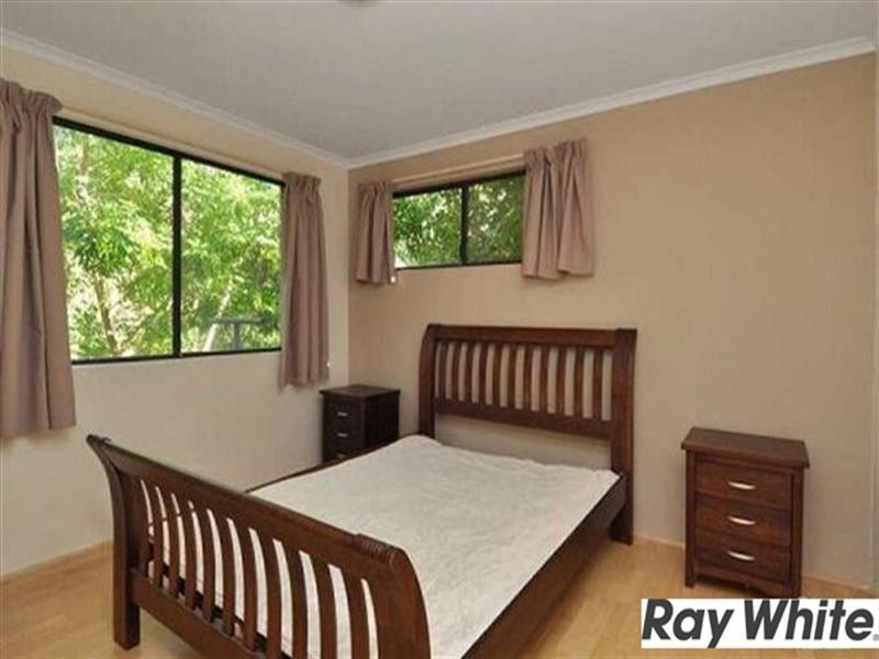 3/50 Oceanic Drive, Mermaid Waters QLD 4218