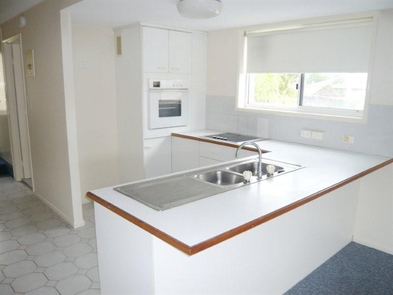 1/7 Orvieto Avenue, Mermaid Waters QLD 4218