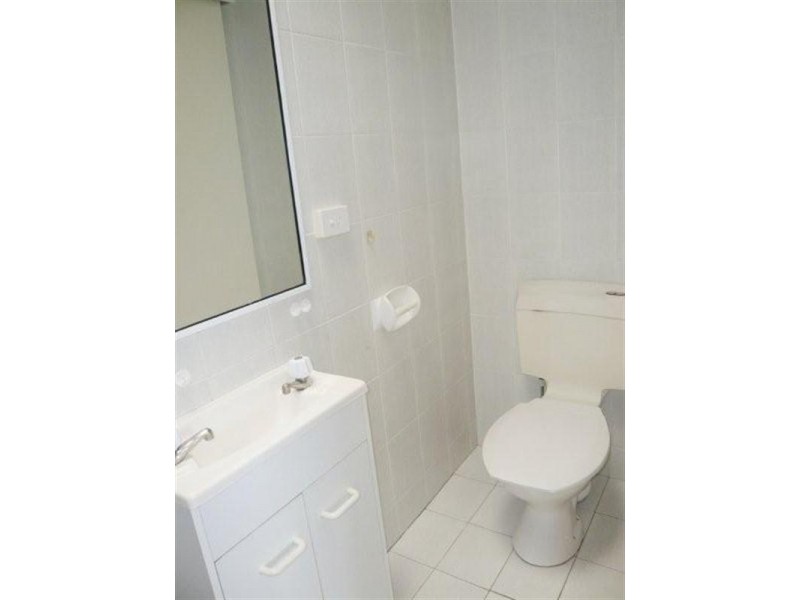 1/7 Orvieto Avenue, Mermaid Waters QLD 4218