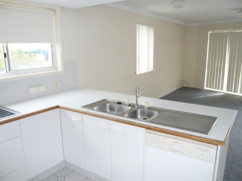 1/7 Orvieto Avenue, Mermaid Waters QLD 4218