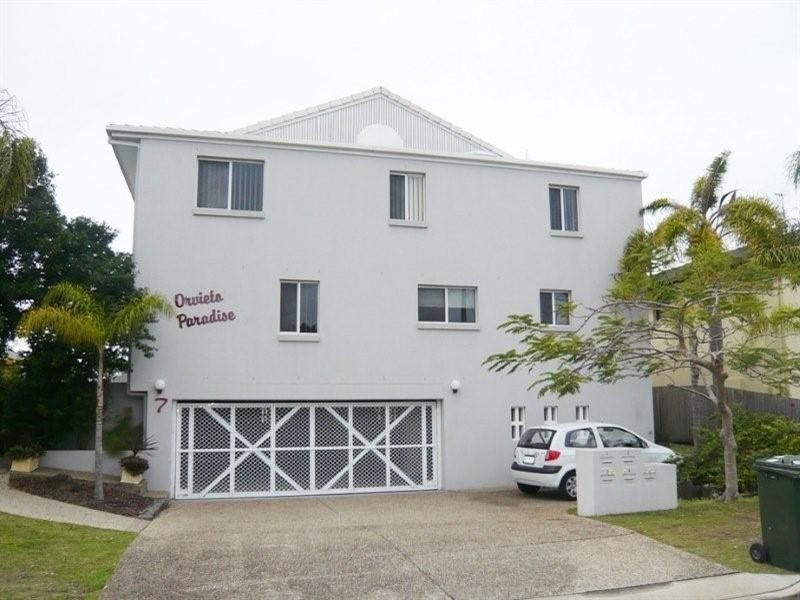 1/7 Orvieto Avenue, Mermaid Waters QLD 4218