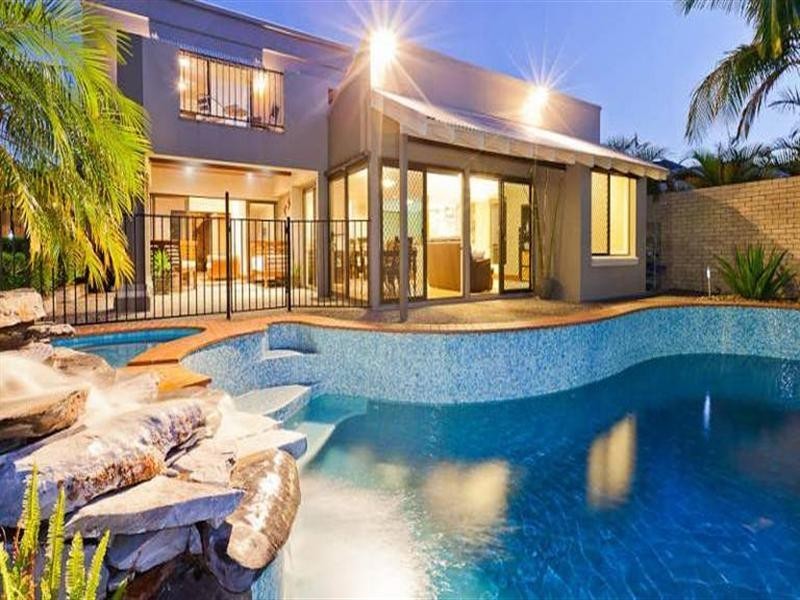 39 Beverley Crescent, Broadbeach Waters QLD 4218