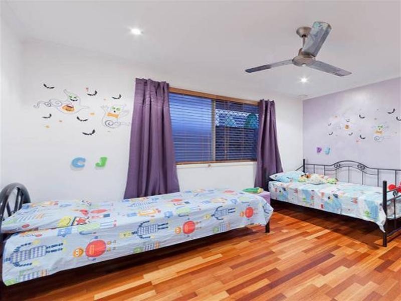 39 Beverley Crescent, Broadbeach Waters QLD 4218