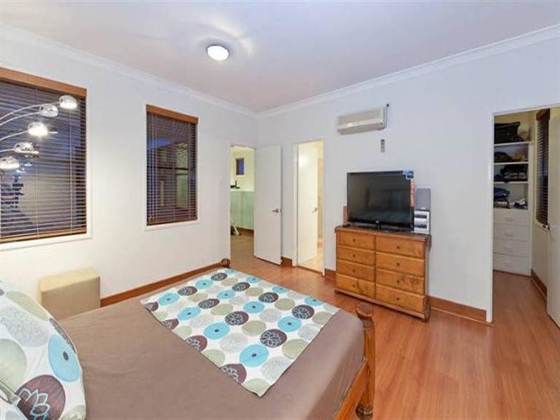 39 Beverley Crescent, Broadbeach Waters QLD 4218