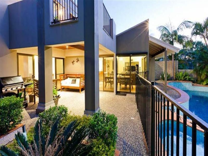 39 Beverley Crescent, Broadbeach Waters QLD 4218