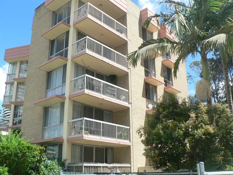 12/2 Federation Avenue, Broadbeach QLD 4218