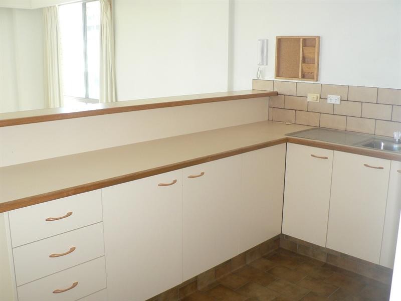 12/2 Federation Avenue, Broadbeach QLD 4218