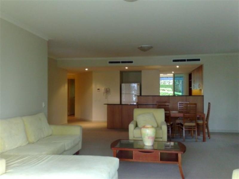 4112 Archer Hill, Benowa QLD 4217