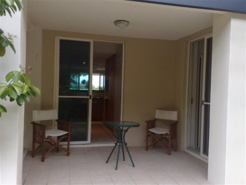 4112 Archer Hill, Benowa QLD 4217