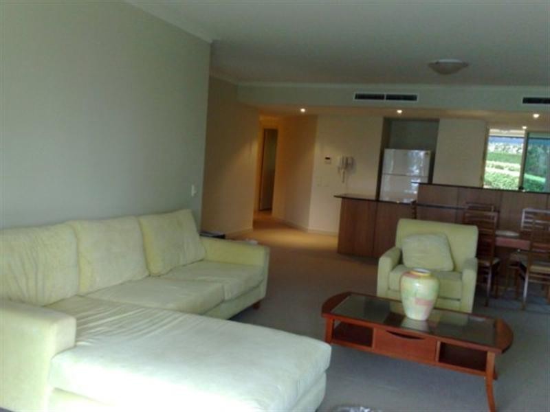 4112 Archer Hill, Benowa QLD 4217