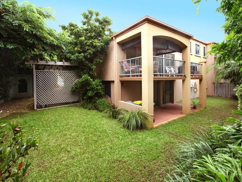 94/20 Fairway Drive, Clear Island Waters QLD 4226