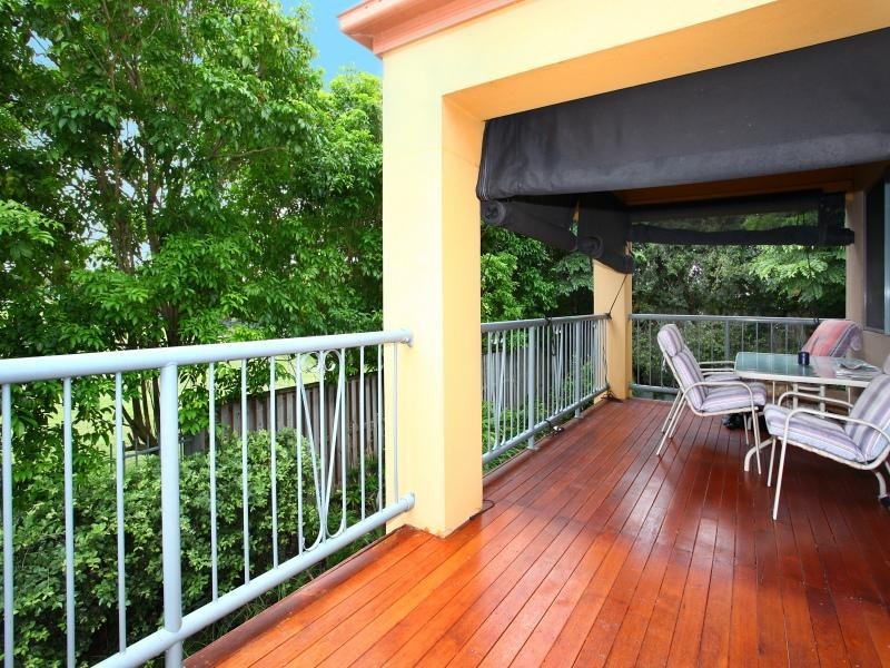 94/20 Fairway Drive, Clear Island Waters QLD 4226