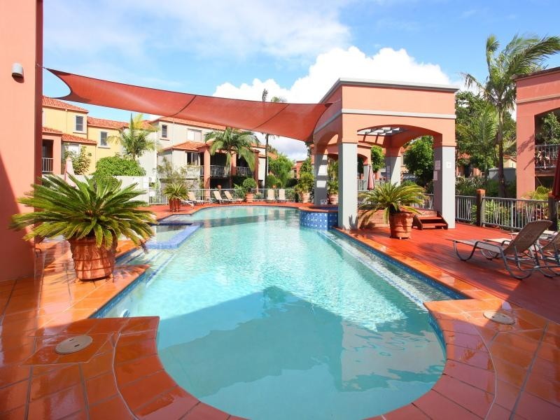 94/20 Fairway Drive, Clear Island Waters QLD 4226