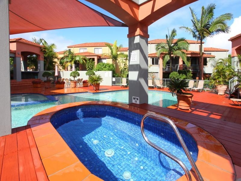 94/20 Fairway Drive, Clear Island Waters QLD 4226