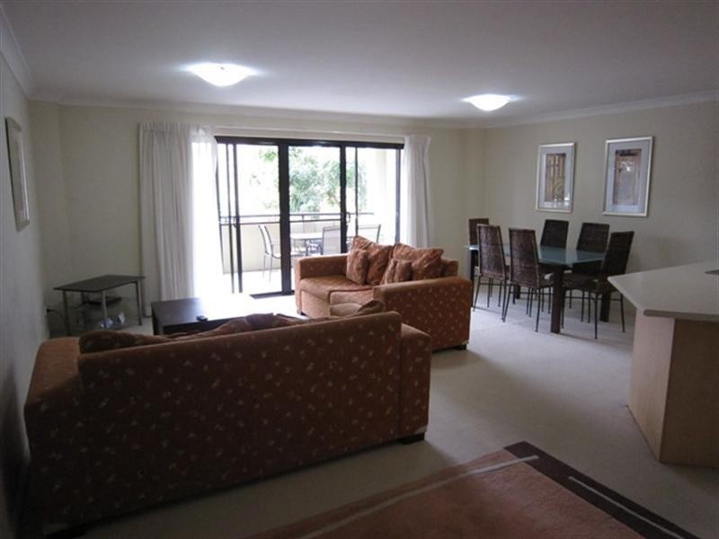 118/392 Marine Parade, Labrador QLD 4215