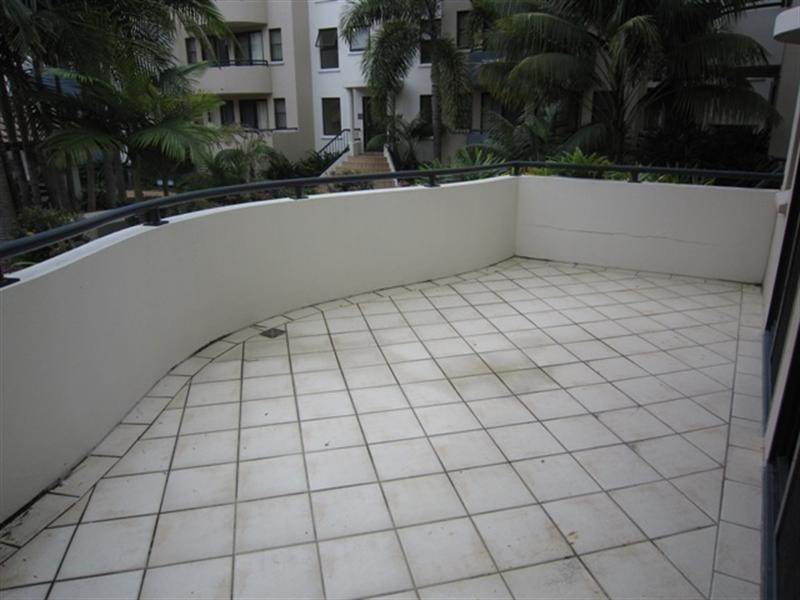 118/392 Marine Parade, Labrador QLD 4215