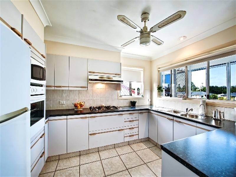 10 Monte Vista Court, Broadbeach Waters QLD 4218