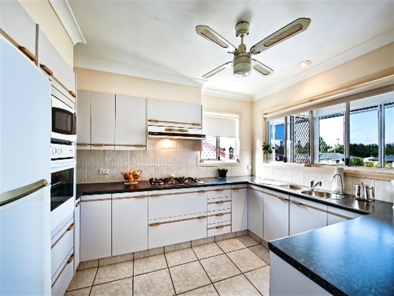 10 Monte Vista Court, Broadbeach Waters QLD 4218