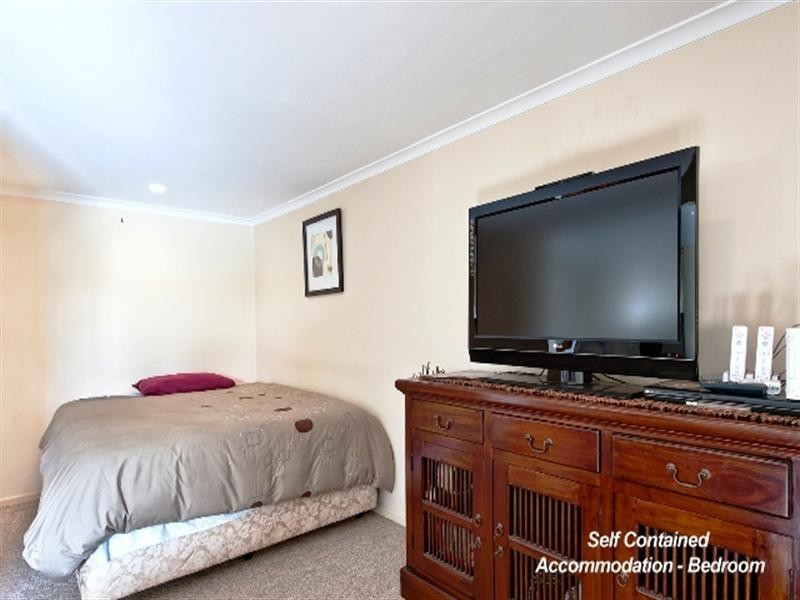 10 Monte Vista Court, Broadbeach Waters QLD 4218