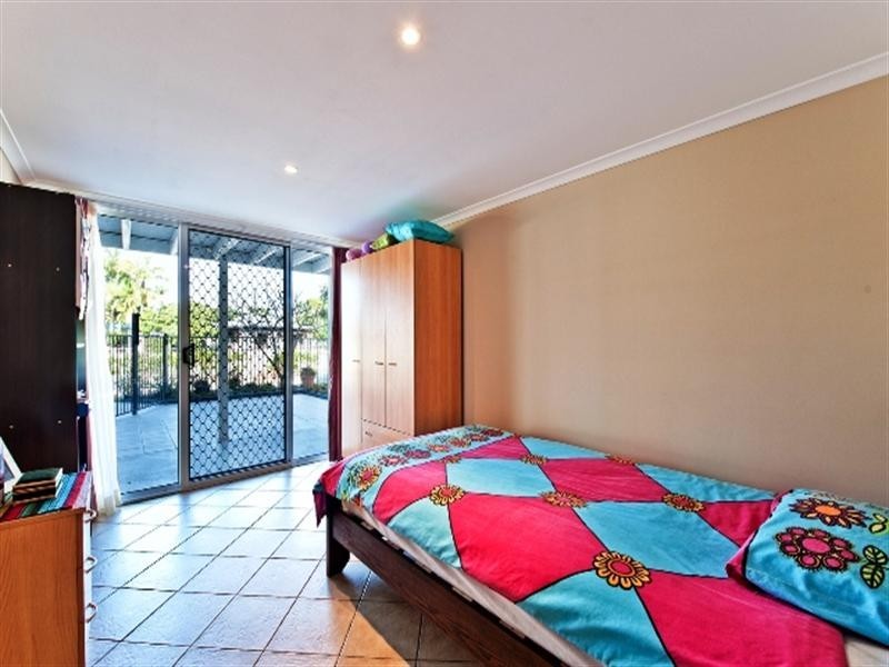 10 Monte Vista Court, Broadbeach Waters QLD 4218