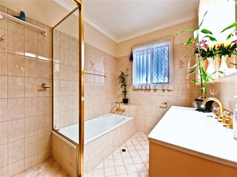 10 Monte Vista Court, Broadbeach Waters QLD 4218