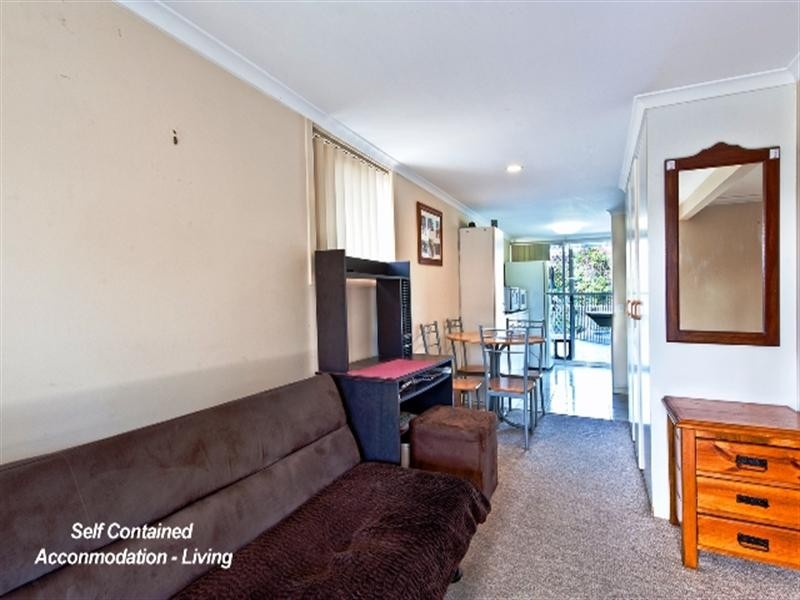 10 Monte Vista Court, Broadbeach Waters QLD 4218