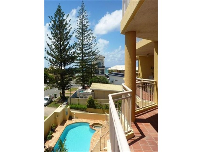 8/10 Dudley, Mermaid Beach QLD 4218