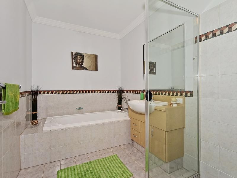 23/117 Palm Meadows Drive, Carrara QLD 4211