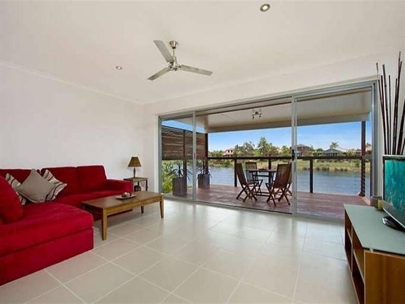 65 Southlake Drive, Varsity Lakes QLD 4227