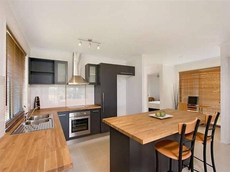 65 Southlake Drive, Varsity Lakes QLD 4227