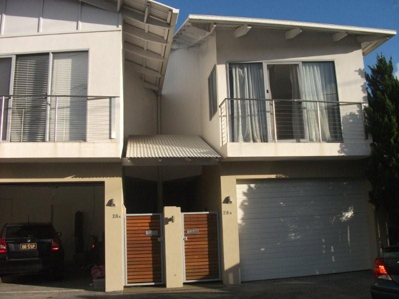 28b Riviera Road, Miami QLD 4220