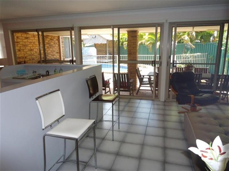 6 Violet Court, Miami QLD 4220