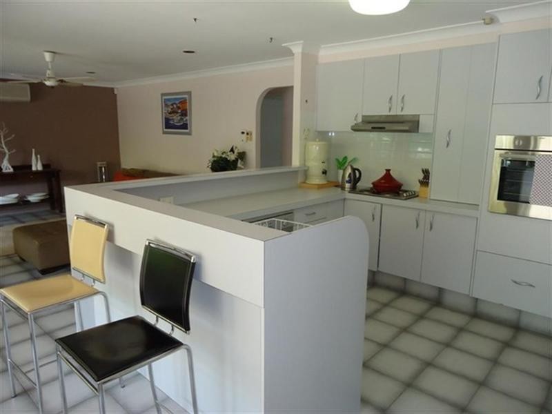 6 Violet Court, Miami QLD 4220