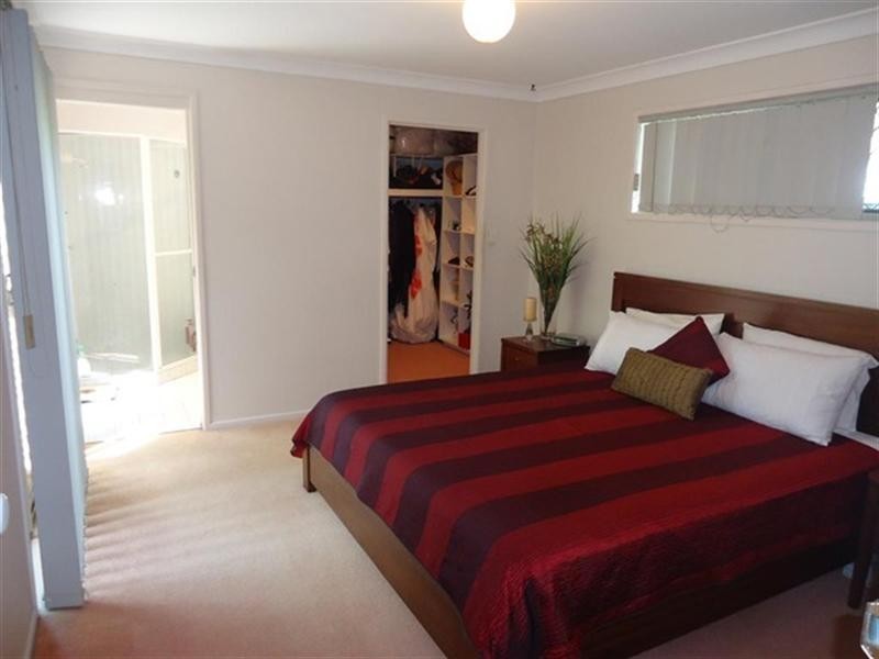 6 Violet Court, Miami QLD 4220