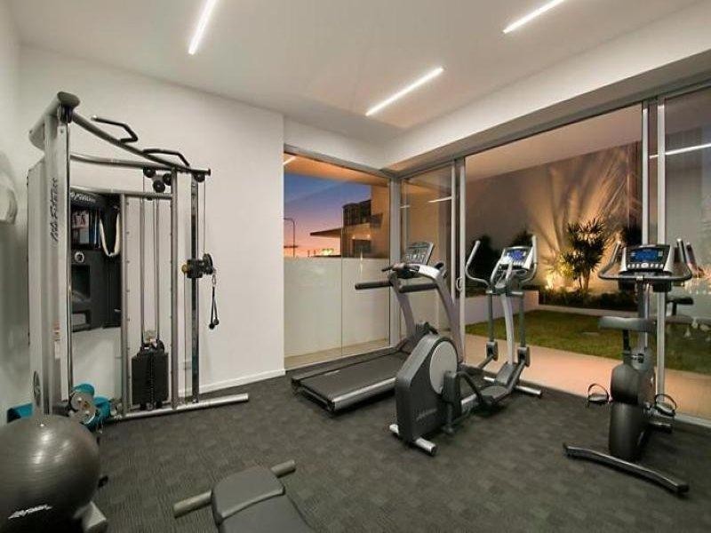 62/27 Surf Parade, Broadbeach QLD 4218