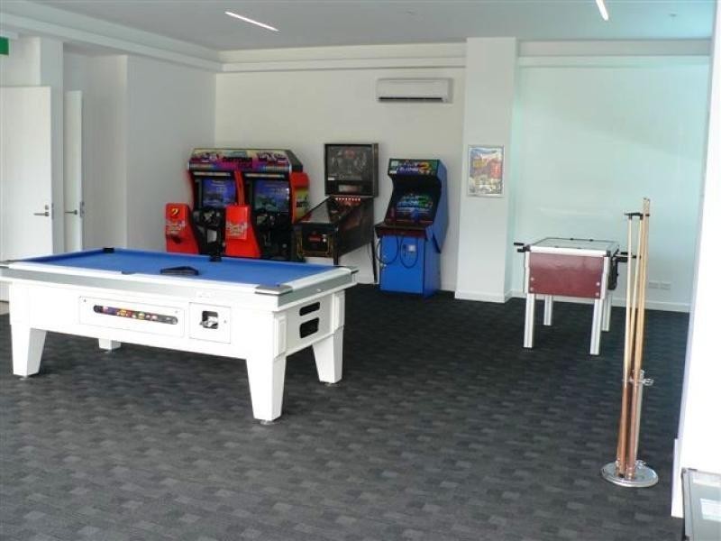 62/27 Surf Parade, Broadbeach QLD 4218