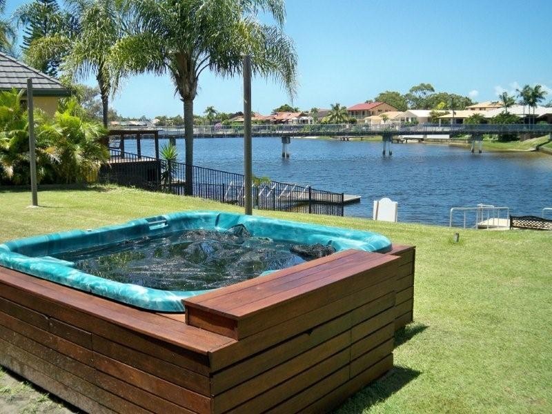 74 Hooker Boulevard, Mermaid Waters QLD 4218