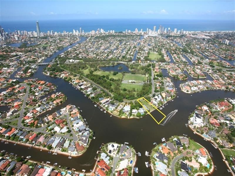 311-313 Monaco Street, Broadbeach Waters QLD 4218