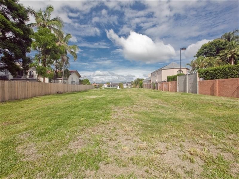 311-313 Monaco Street, Broadbeach Waters QLD 4218