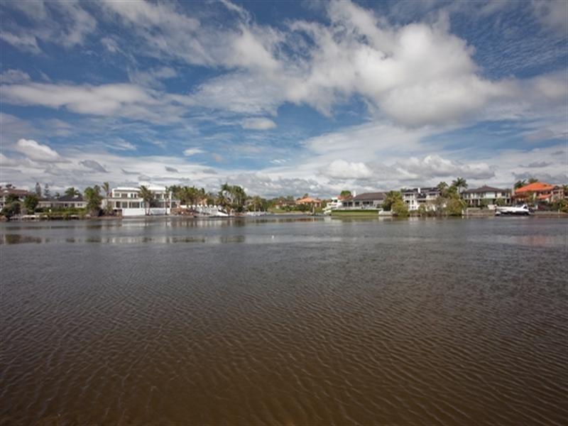 311-313 Monaco Street, Broadbeach Waters QLD 4218