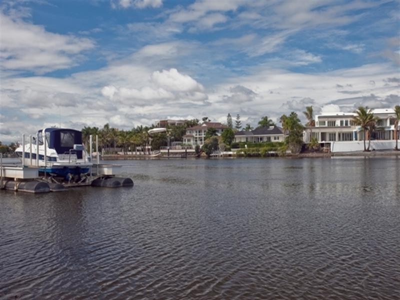 311-313 Monaco Street, Broadbeach Waters QLD 4218