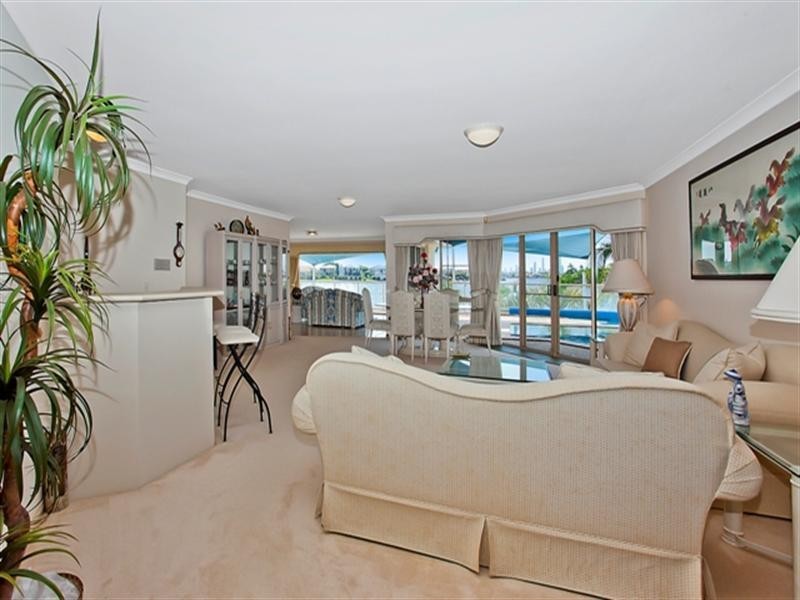 13 Clipper Boulevard, Clear Island Waters QLD 4226