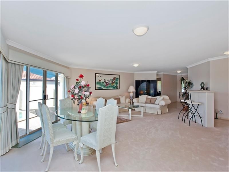 13 Clipper Boulevard, Clear Island Waters QLD 4226