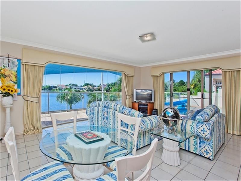 13 Clipper Boulevard, Clear Island Waters QLD 4226