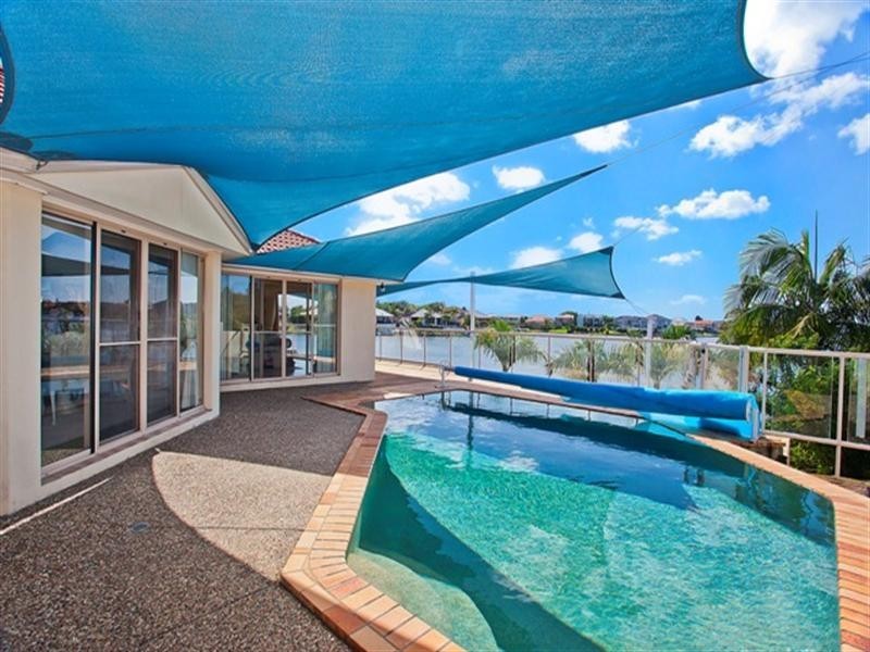 13 Clipper Boulevard, Clear Island Waters QLD 4226